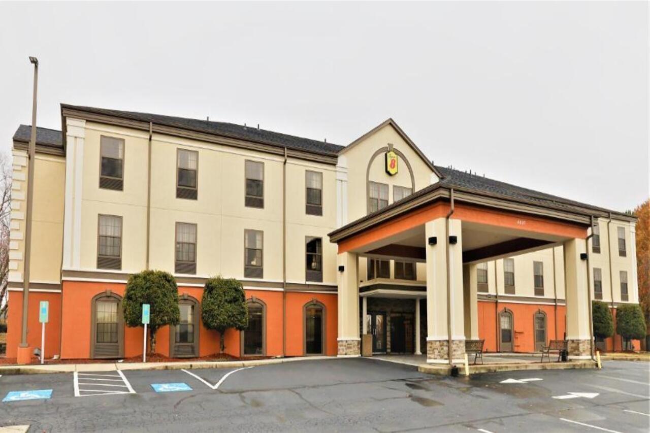 Super 8 By Wyndham High Point/greensboro Hotel 2*