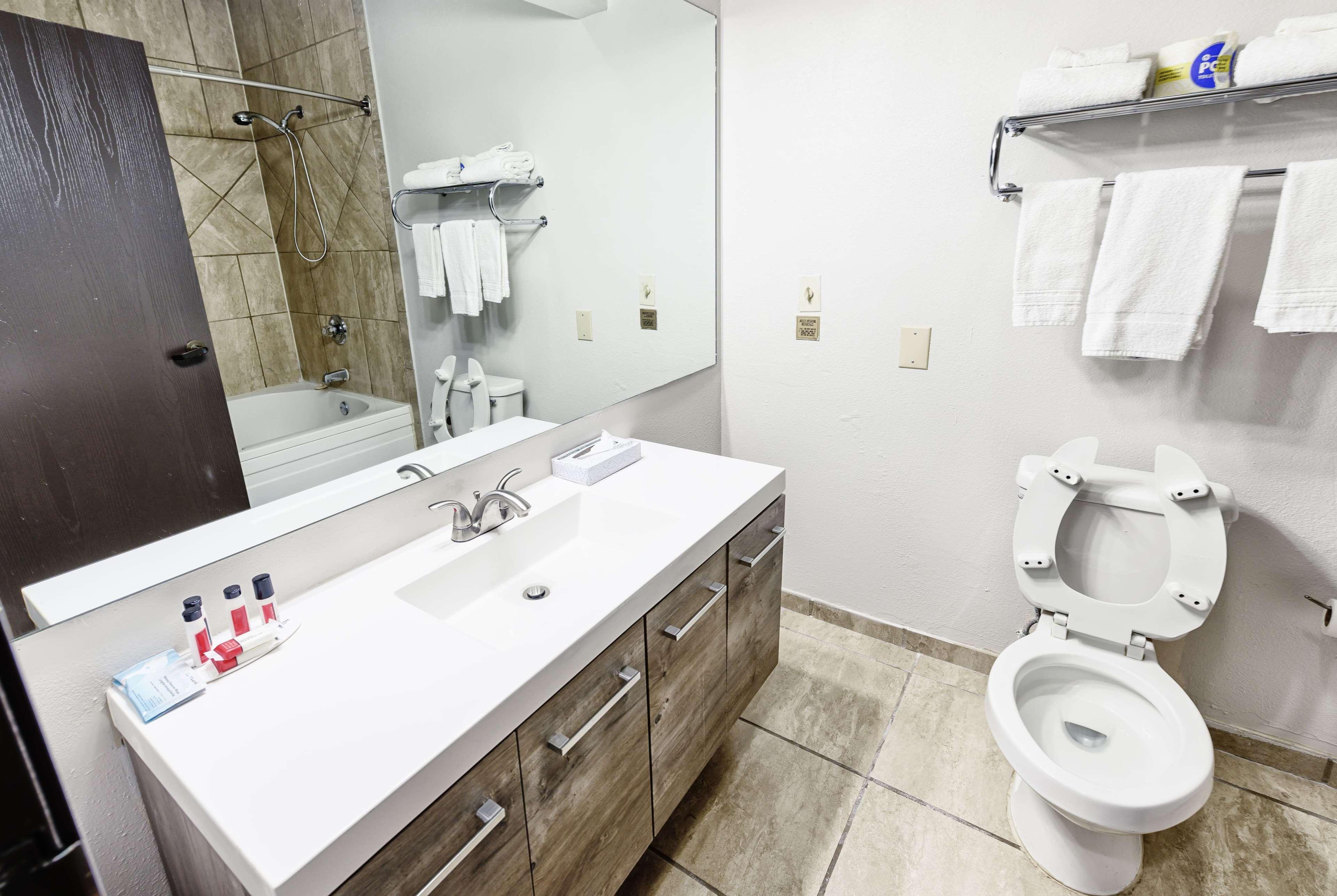 Super 8 By Wyndham High Point/greensboro Highpoint