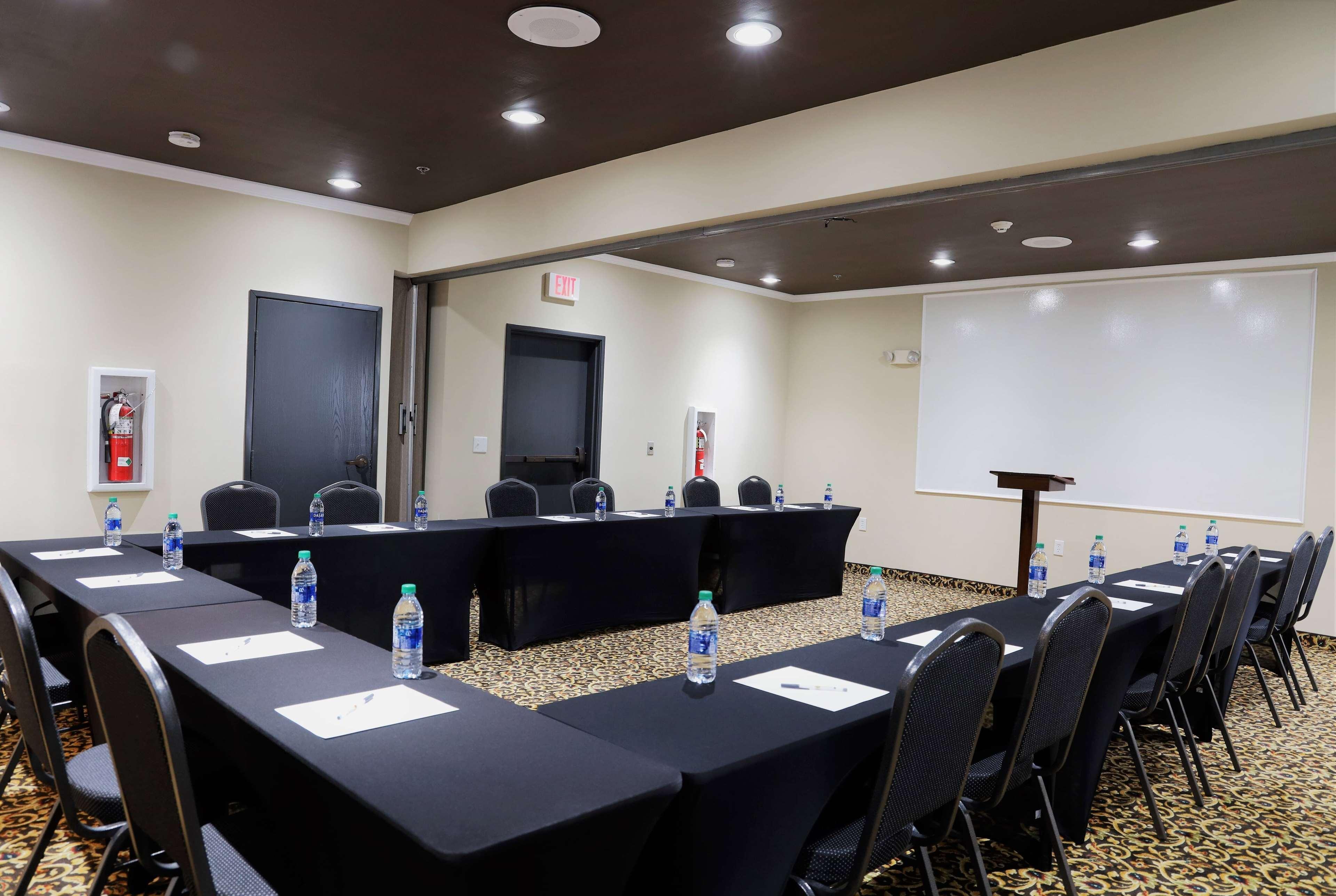 Hotel Super 8 By Wyndham High Point/greensboro 2*