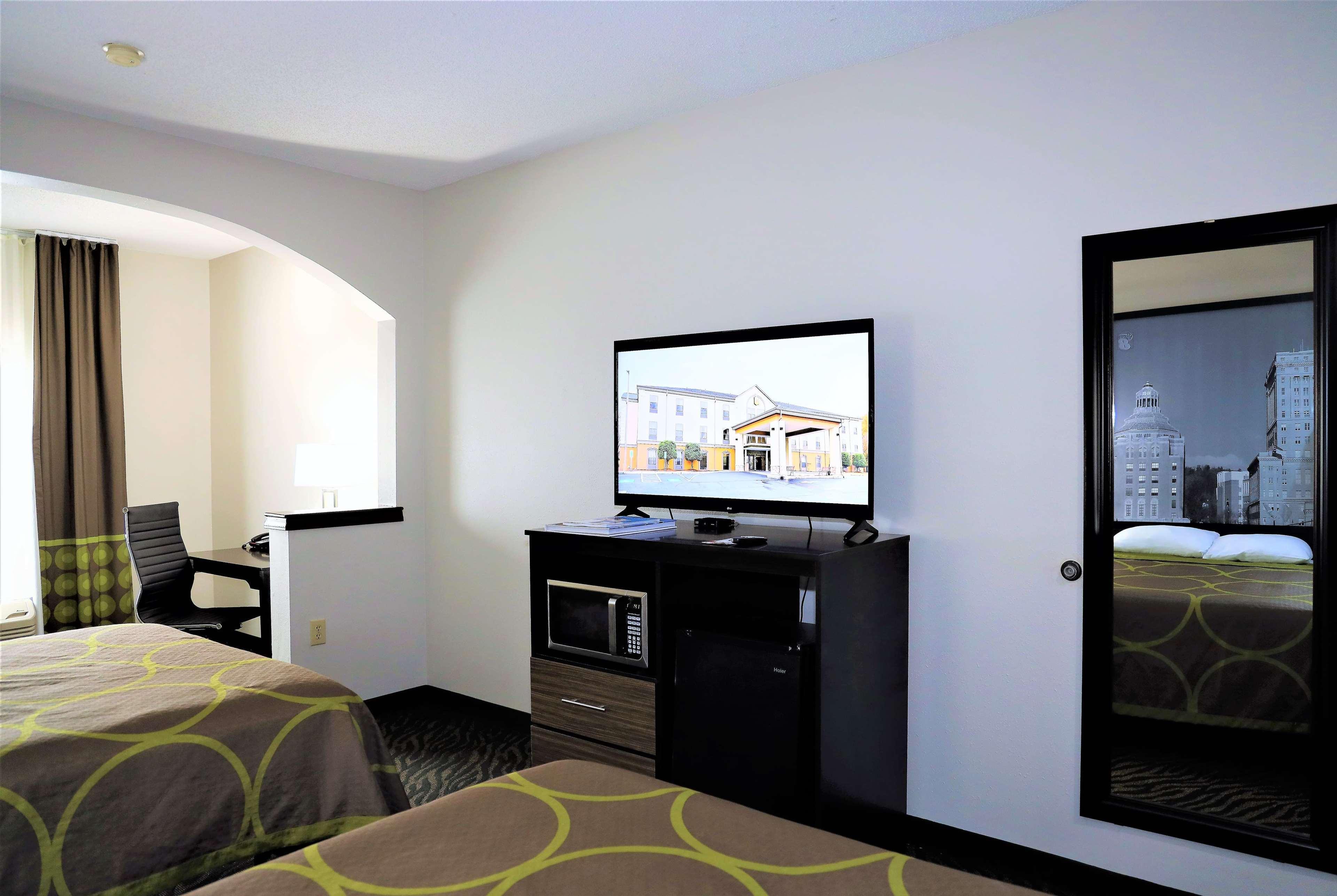Super 8 By Wyndham High Point/greensboro Highpoint