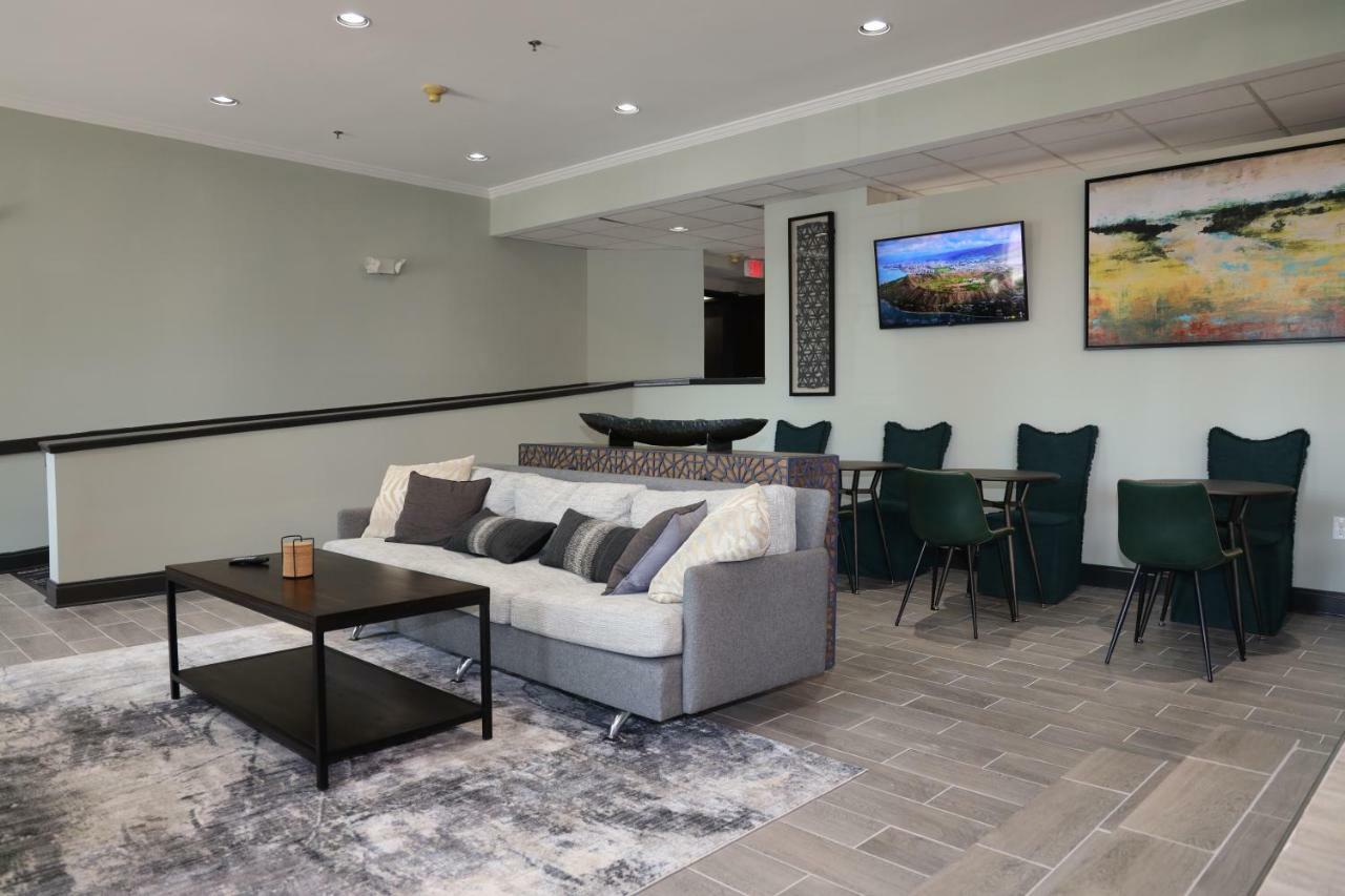 Super 8 By Wyndham High Point/greensboro Hotel 2*