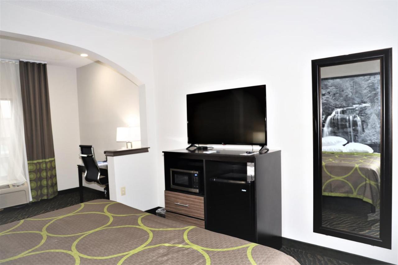 Super 8 By Wyndham High Point/greensboro Highpoint
